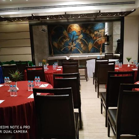 Tarawade Clarks Inn Pune Zewnętrze zdjęcie