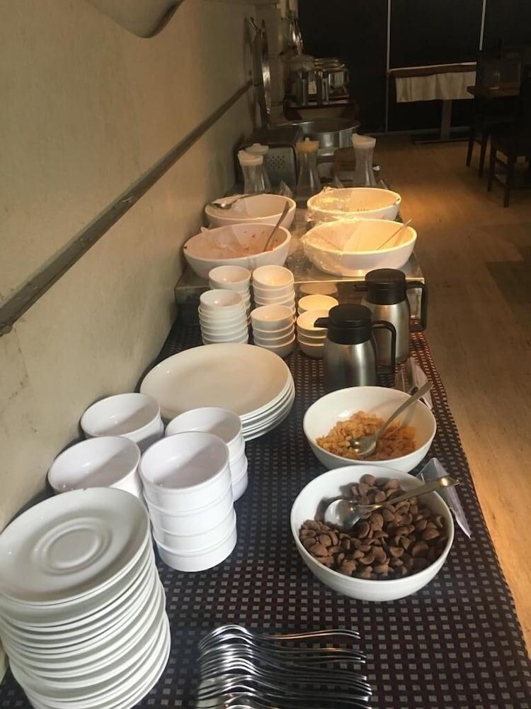 Tarawade Clarks Inn Pune Zewnętrze zdjęcie