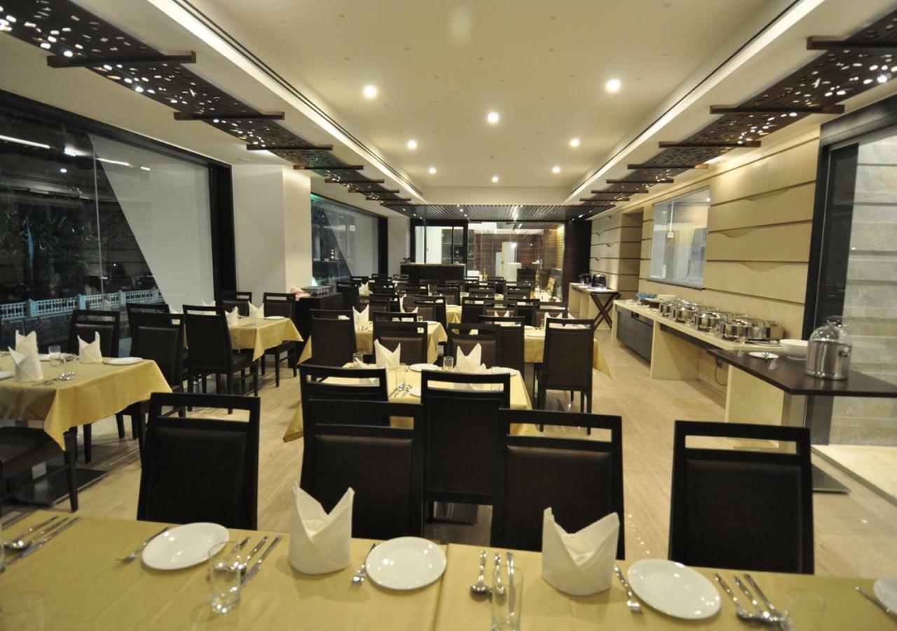Tarawade Clarks Inn Pune Zewnętrze zdjęcie